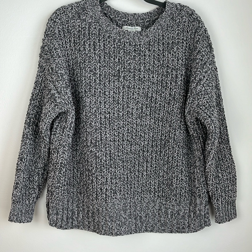 NWT American Eagle women’s grey chunky knit chenille sweater. Size XS
